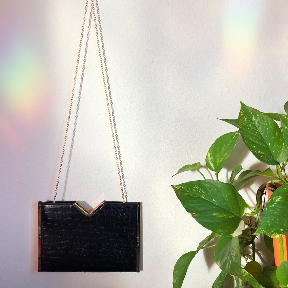 Faux crocodile black + gold clutch
